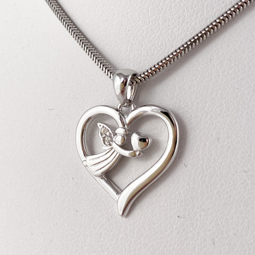 Stříbrný přívěsek ANDĚL V SRDCI